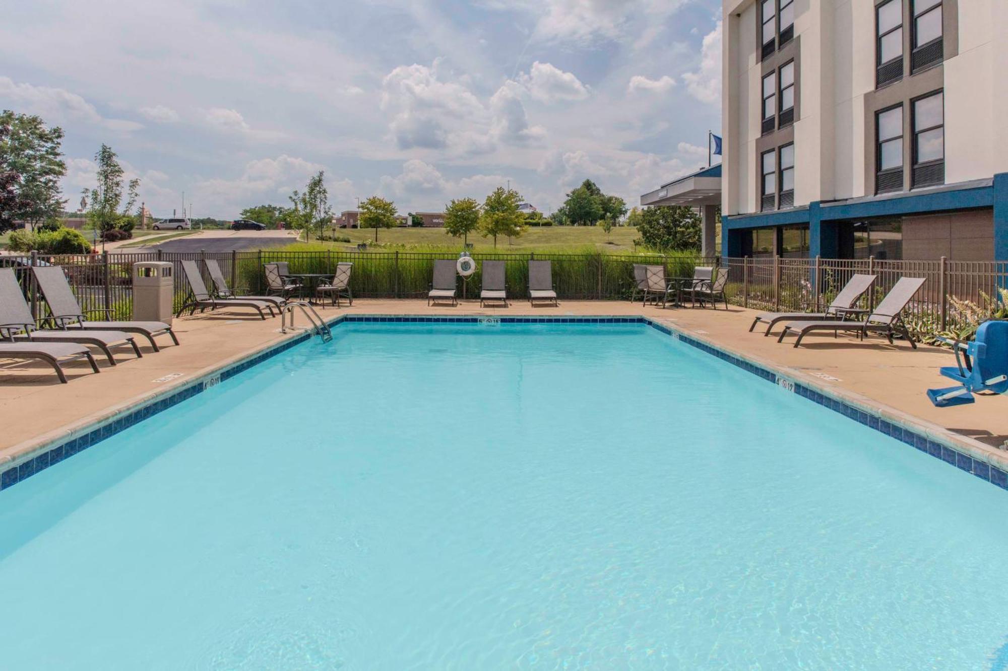 Hampton Inn Detroit Northville Buitenkant foto