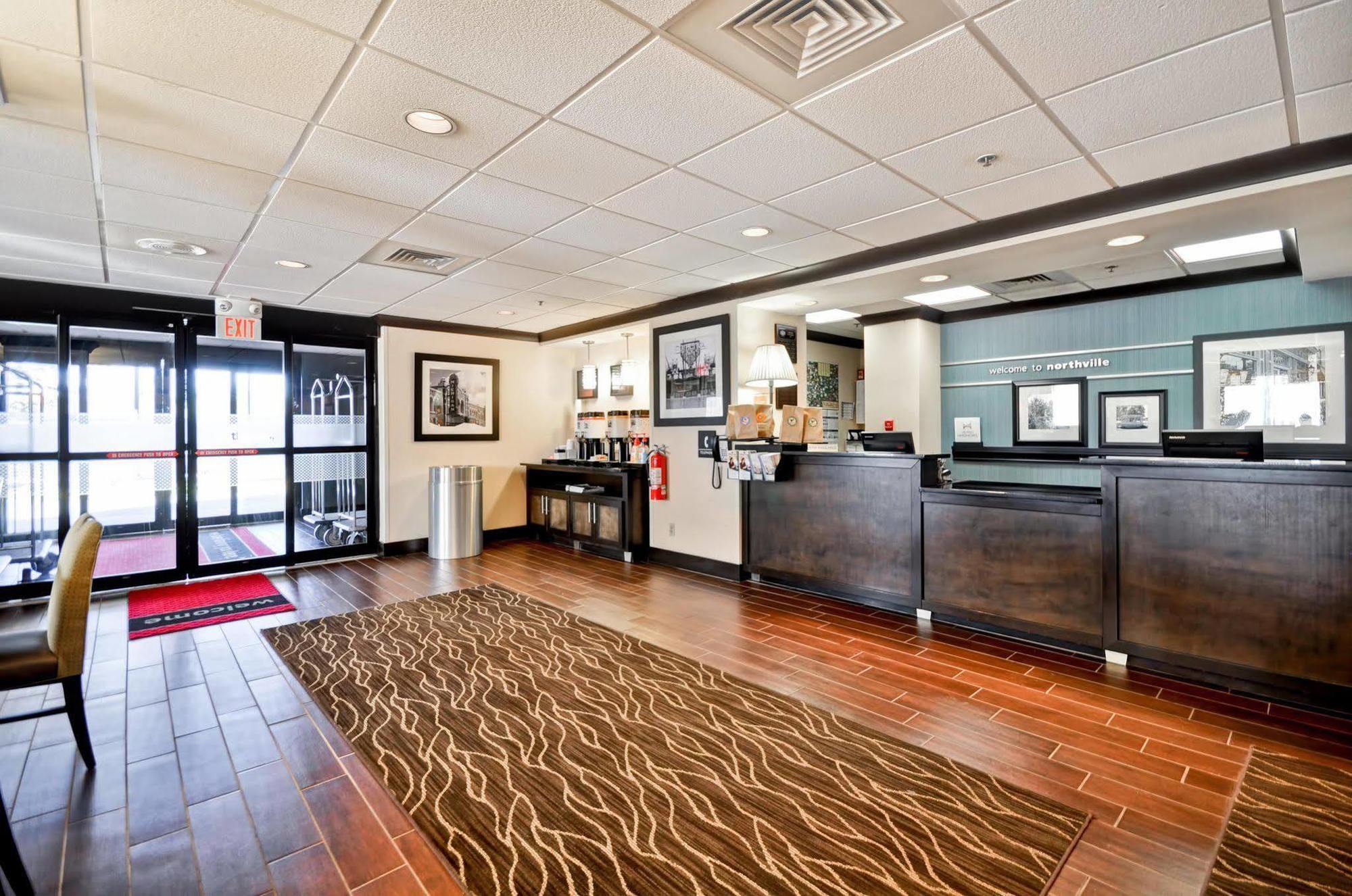 Hampton Inn Detroit Northville Buitenkant foto