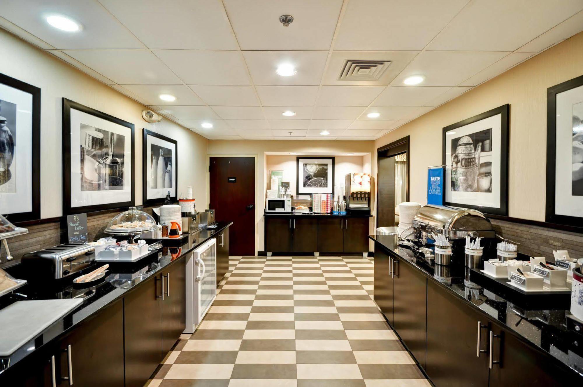 Hampton Inn Detroit Northville Buitenkant foto