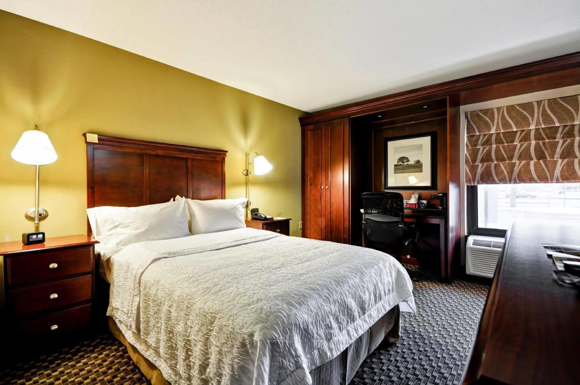 Hampton Inn Detroit Northville Buitenkant foto